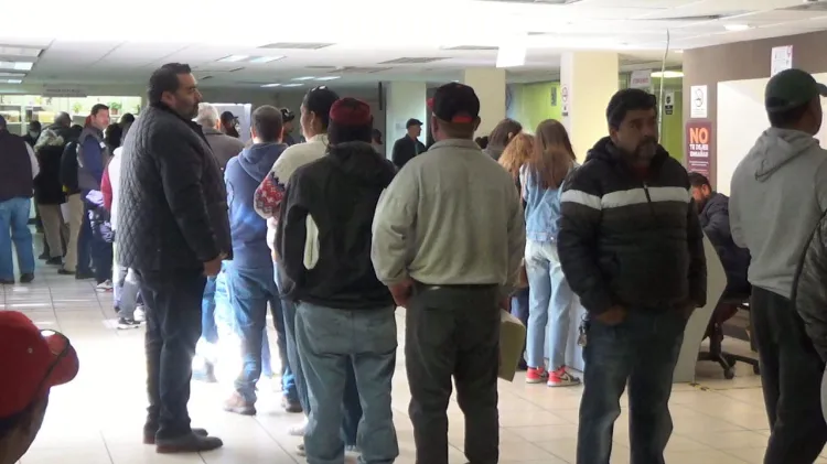 Autorizan 15% de descuento en revalidación de placas en línea