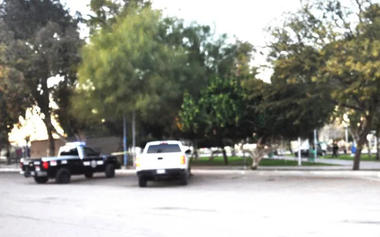 Policía dispara contra su esposa y luego se quita la vida