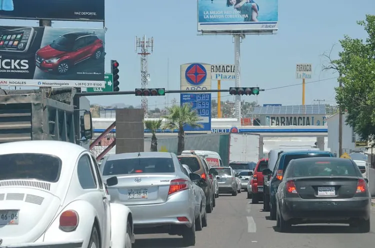 Reporta DTM tráfico vehicular por vacacionistas de EU en Nogales