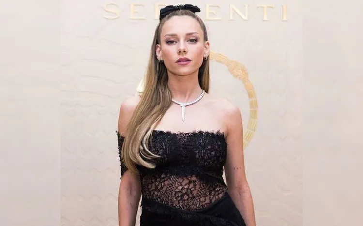 Ester Expósito deja el sex appeal de lado