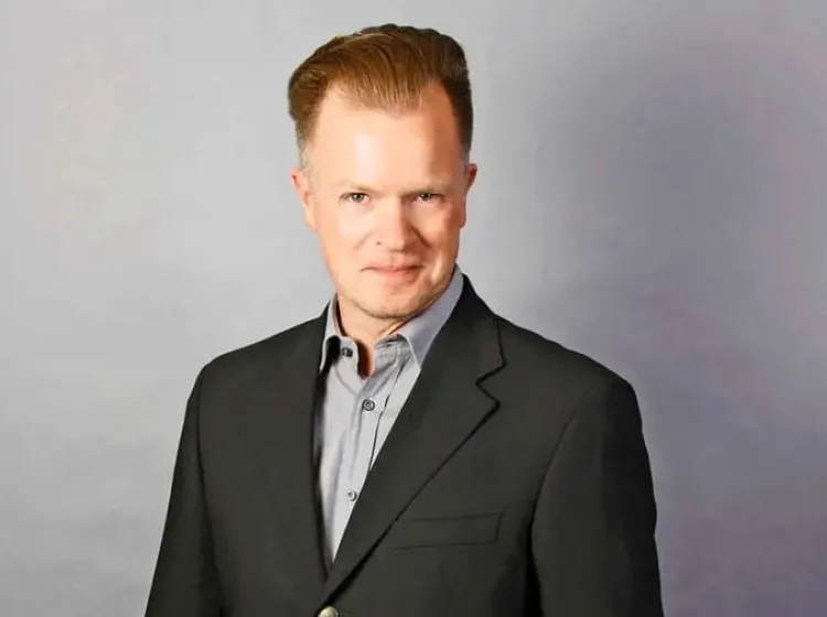 Arturo López Gavito debuta como escritor