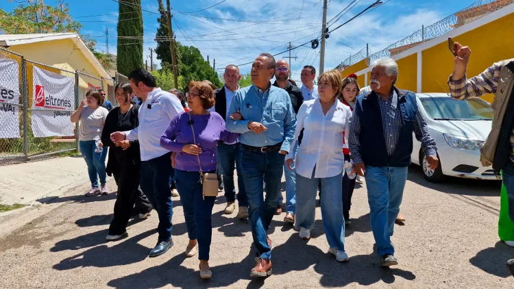 Visita Beltrones a vecinos afectados por obra de las vías del tren