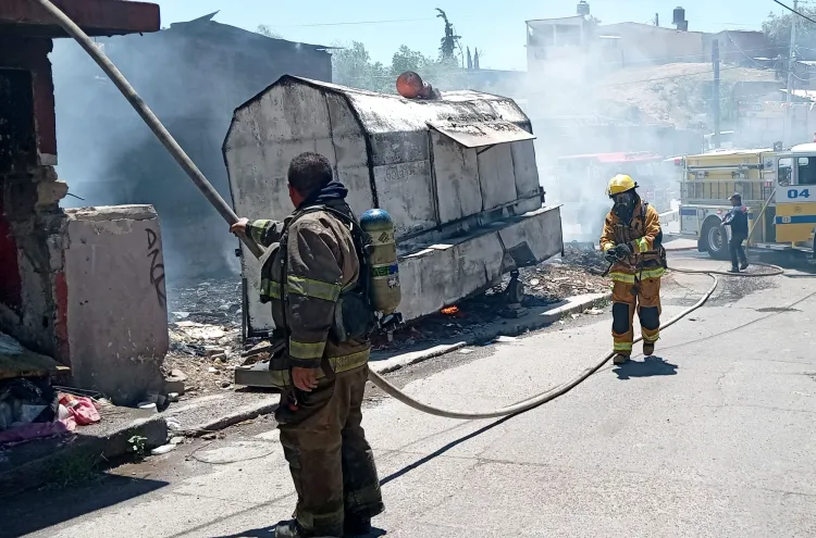 Provoca incendio grandes daños en colonia Esperanza