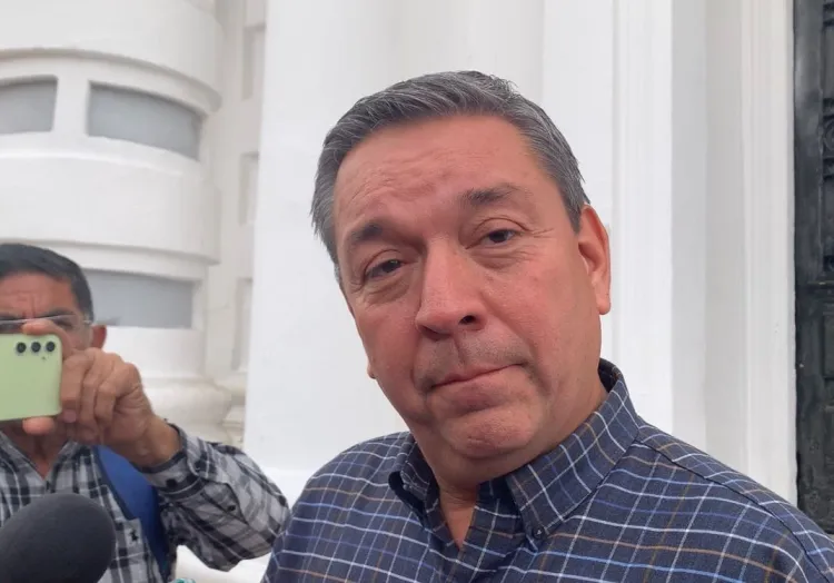 Prohíbe la SEC pidan cuotas en escuelas para aires