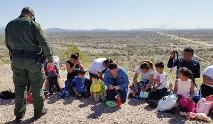 Se entregan más de400 centroamericanos