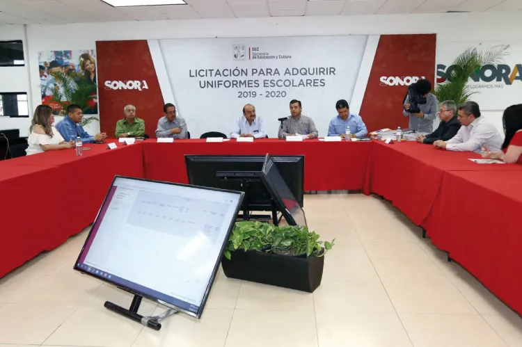 Anuncian empresa ganadora de la licitación de uniformes