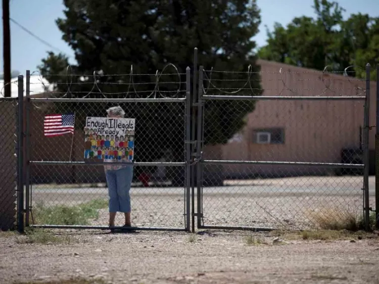 Migrante mexicana inicia huelga de hambre; le quitaron su familia