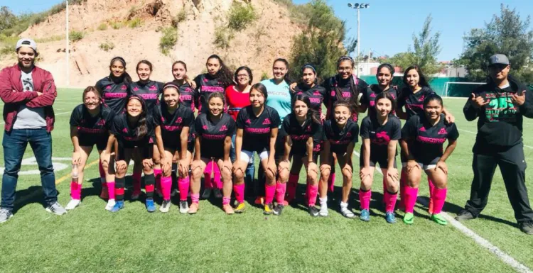 Cierran con
broche de oro