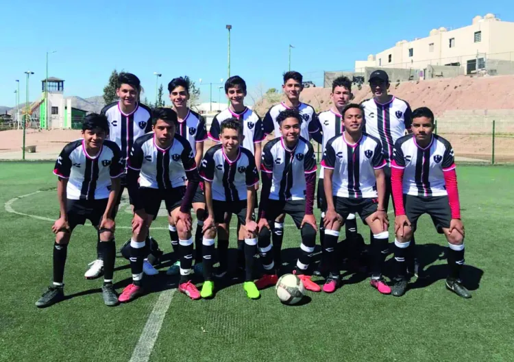 Cuervos FC le saca el juego de la bolsa a Real Apaches