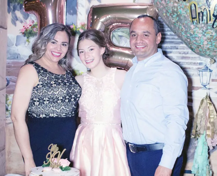 Samantha celebra sus 15 años