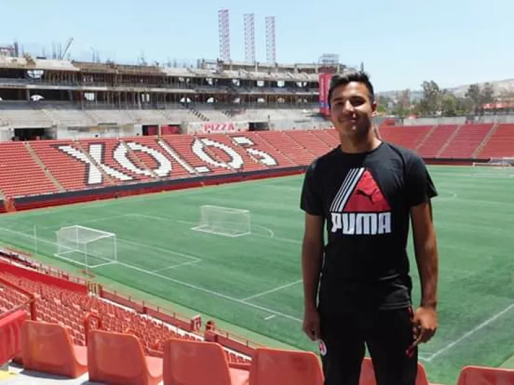 Se convierte en Xoloitzcuintle