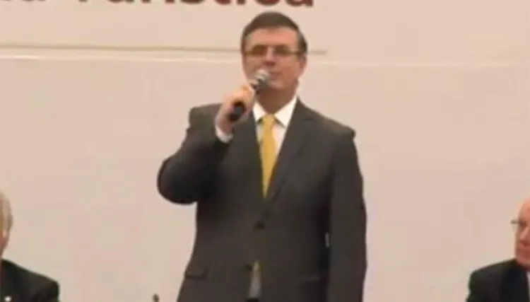 Series de narcos dañan la imagen de México: Ebrard