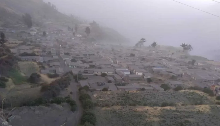 Volcán en erupción deja miles de afectados en Perú y Bolivia
