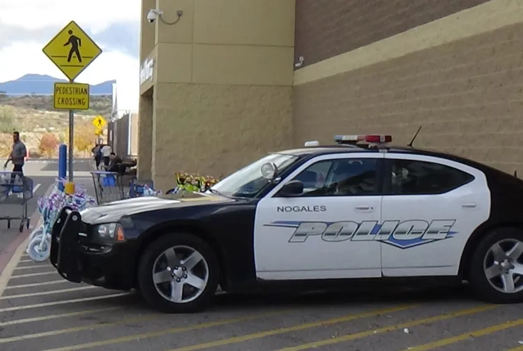 Aumentan vigilancia en tiendas de Arizona