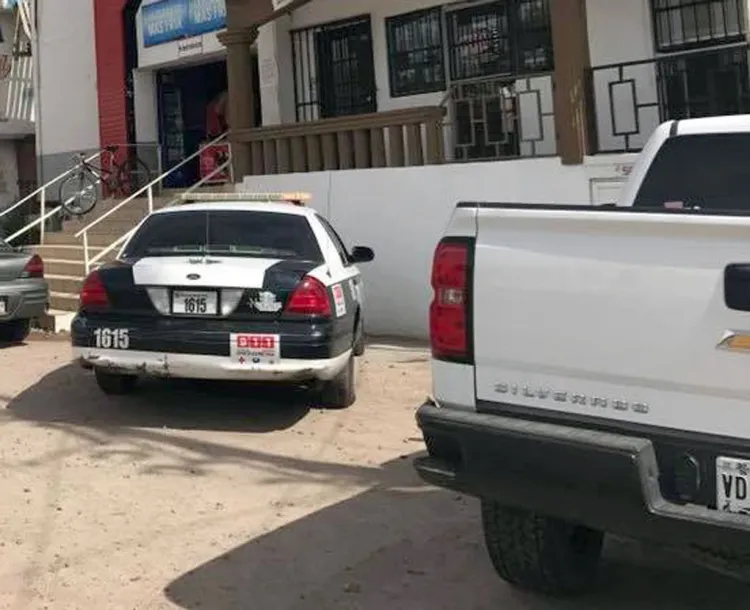 Evita empleado asalto y hace huir a delincuentes