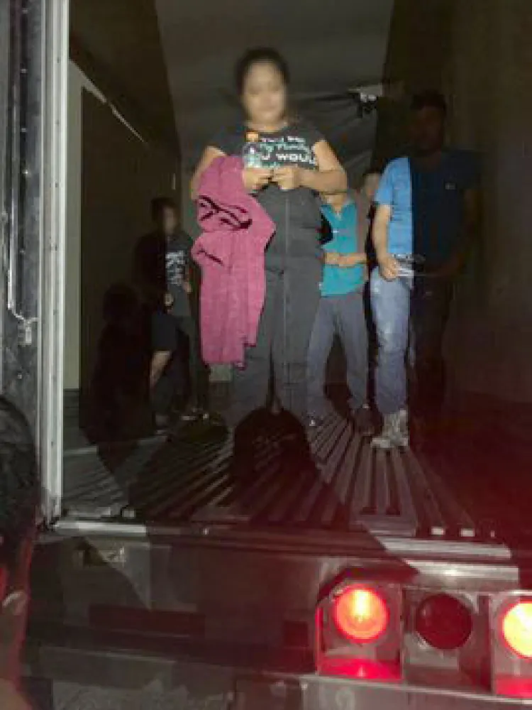 Detienen a tres por tráfico de personas