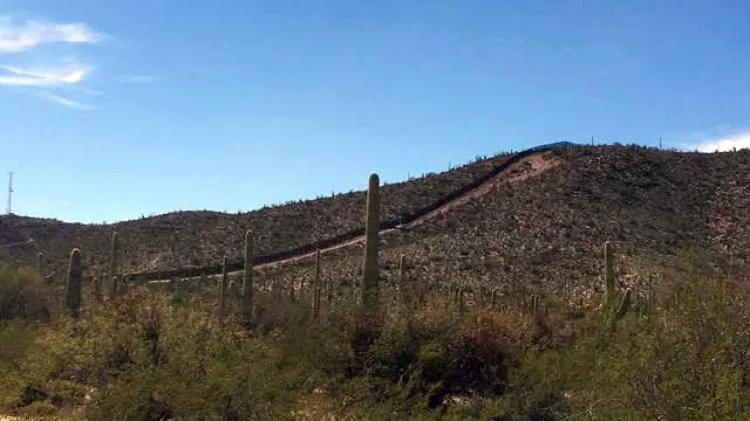 Inician detonaciones por el muro
