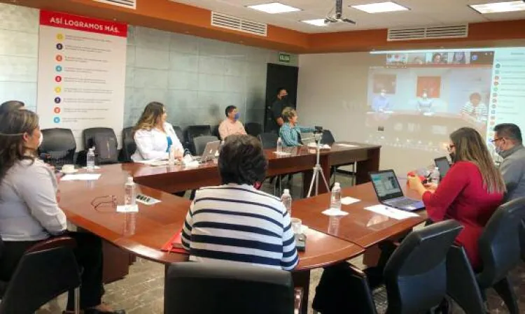 Capacitan a los docentes sobre educación emocional