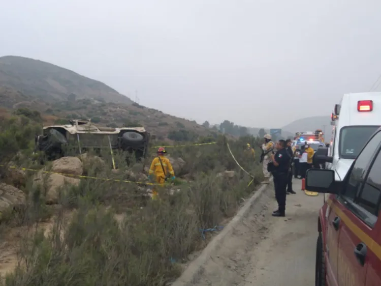 Vuelca unidad de la Sedena en Tijuana; reportan 5 muertos