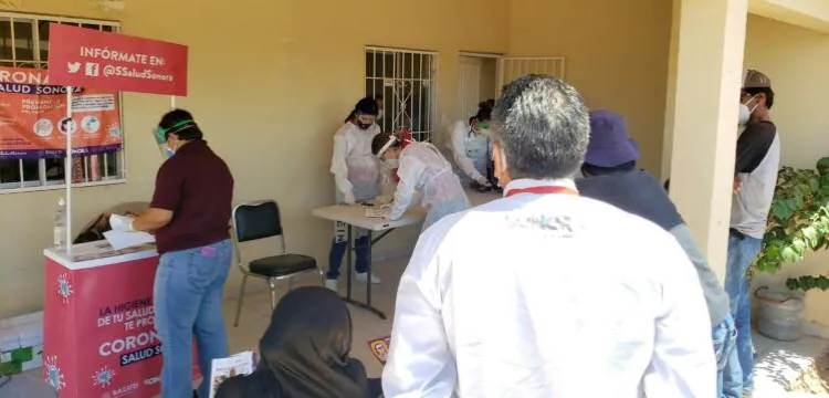 Llevan jornada de salud a Punta Chueca