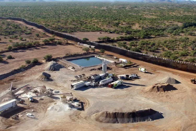 Provoca construcción del muro la escasez de agua