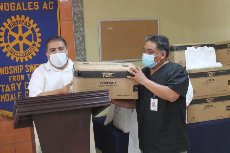 Entregan insumos médicos