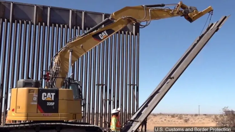 Investigan desechos del muro