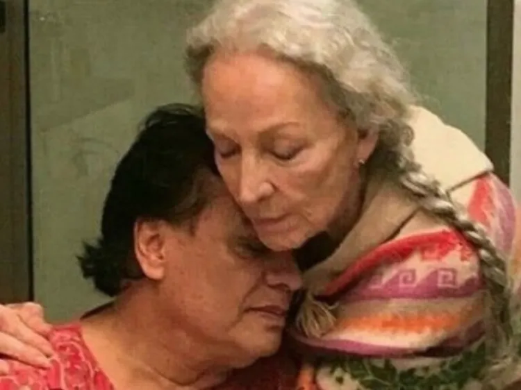 Juanga 'llora' por la muerte de su gran amiga Isela Vega