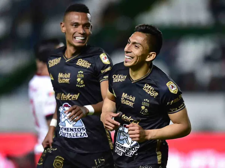 León remonta y exorciza al &#039;Diablo&#039; del Nou Camp