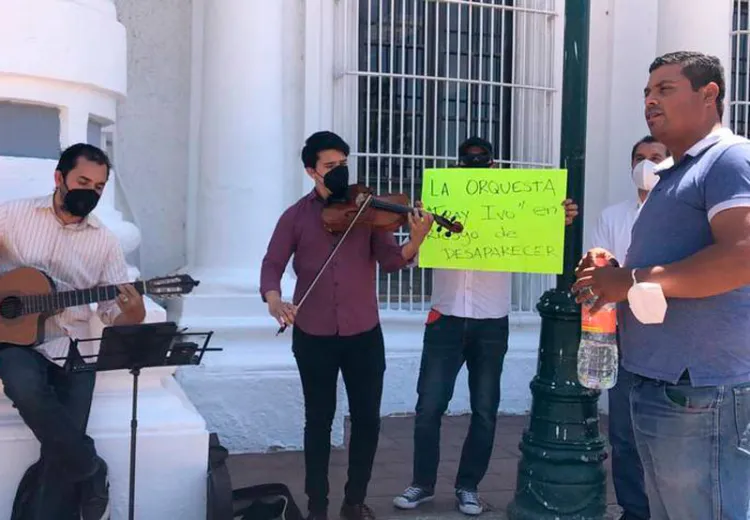 Protesta Orquesta de Guaymas con música: les deben dinero