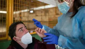 Anticuerpos contra Covid-19 varían en hombres y mujeres