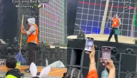 Roba atención joven de limpieza en concierto de Bad Bunny en Monterrey