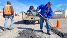 Aprovechan ausencia de las lluvias para intensificar campaña de bacheo