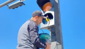 Continúa rehabilitación de semáforos