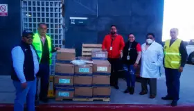 Entregan rotarios material para diálisis