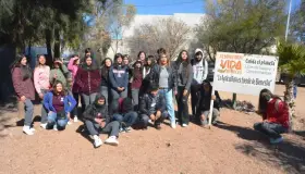 Aprenden sobre huertos urbanos alumnos de Preparatoria Municipal
