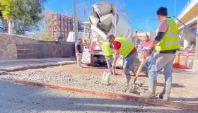 Dan mantenimiento de bacheo a varias avenidas