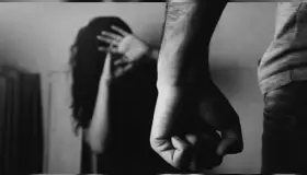 Golpea a esposa porque le dijo que le bajara el volumen a la música