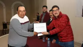 Reconoce Alcalde a trabajadores en celebración del Día del Recolector