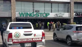 Evacuan plaza comercial ante conato de incendio