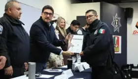 Entregan premio al ‘Policía del Mes’ de enero 2023