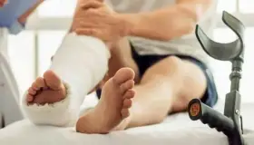 Mujer es agredida por una pareja