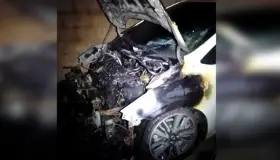 Sorprende diferentes casos de incendios de vehículos en la madrugada