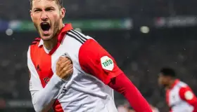 Busca Santi Giménez mantener buen paso