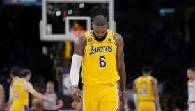 LeBron considera retiro