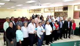 Presenta Luis Núñez libro ‘Nearshoring’