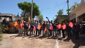 Alcalde cumple compromiso de pavimentación en calle Montijo