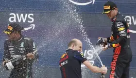 ’Checo’ fuera del podio