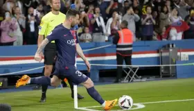 Lionel quiere regresar al Barsa, dice el padre