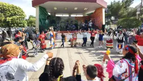 Tienen Apaches encuentro de los pueblos indígenas